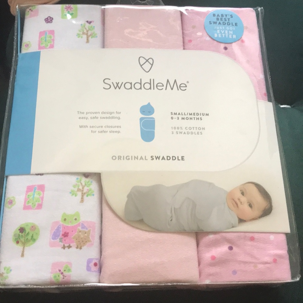 Baby swaddleMe